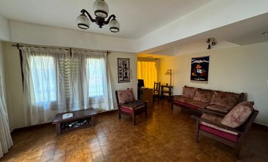 Chalet 7 amb sobre 2 lotes. Parque Luro