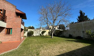 Chalet 7 amb sobre 2 lotes. Parque Luro