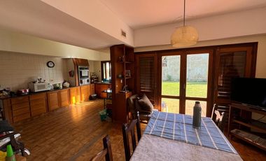 Chalet 7 amb sobre 2 lotes. Parque Luro