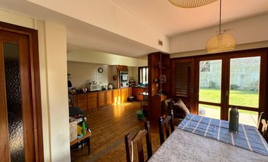 Chalet 7 amb sobre 2 lotes. Parque Luro
