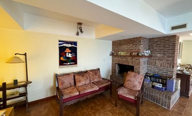 Chalet 7 amb sobre 2 lotes. Parque Luro
