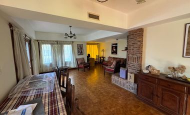 Chalet 7 amb sobre 2 lotes. Parque Luro