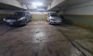 VENTA - 5 AMBIENTE AL FRENTE C/BALCÓN - COCHERA - SEGURIDAD - RECOLETA