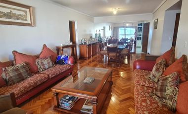 VENTA - 5 AMBIENTE AL FRENTE C/BALCÓN - COCHERA - SEGURIDAD - RECOLETA