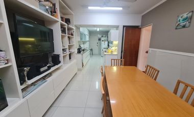 VENTA - 5 AMBIENTE AL FRENTE C/BALCÓN - COCHERA - SEGURIDAD - RECOLETA