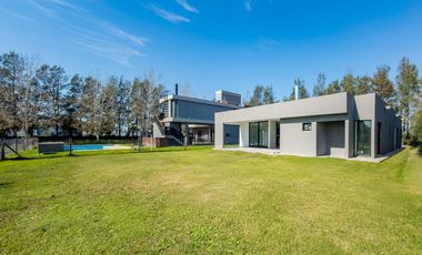 VENTA - Casa - 3 dormitorios - Puerto Roldán