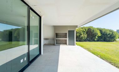 VENTA - Casa - 3 dormitorios - Puerto Roldán