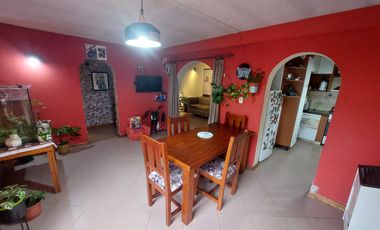 CASA 4 AMB CON GARAJE, PARQUE Y QUINCHO EN Zona Caisamar