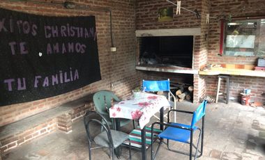 CASA 4 AMB CON GARAJE, PARQUE Y QUINCHO EN Zona Caisamar