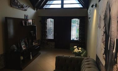 CASA 4 AMB CON GARAJE, PARQUE Y QUINCHO EN Zona Caisamar