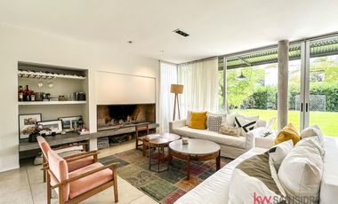 Casa en  venta en el Barrio Cerrado Laguna del Sol-.