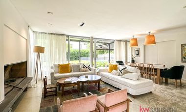 Casa en  venta en el Barrio Cerrado Laguna del Sol-.