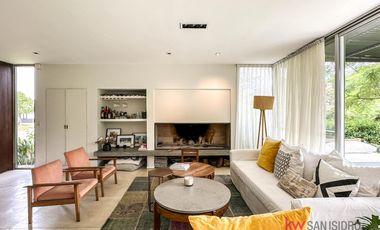 Casa en  venta en el Barrio Cerrado Laguna del Sol-.