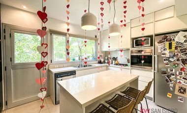 Casa en  venta en el Barrio Cerrado Laguna del Sol-.