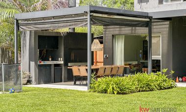 Casa en  venta en el Barrio Cerrado Laguna del Sol-.