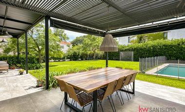 Casa en  venta en el Barrio Cerrado Laguna del Sol-.