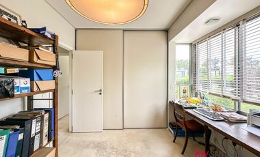 Casa en  venta en el Barrio Cerrado Laguna del Sol-.