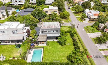 Casa en  venta en el Barrio Cerrado Laguna del Sol-.