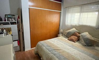 Casa en venta de 3 ambientes con departamento y terraza