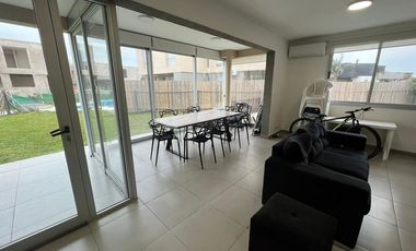Casa en Círculo Hebreo