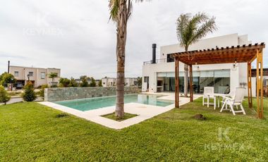 Casa en   venta Santa Elena Pilar