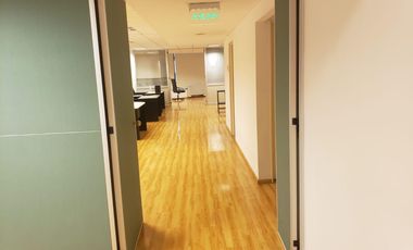 Alquiler de oficina de 120 m2 en Beccar