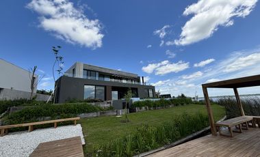 Casa en  Venta y Alquiler  en Marinas Puertos, Escobar