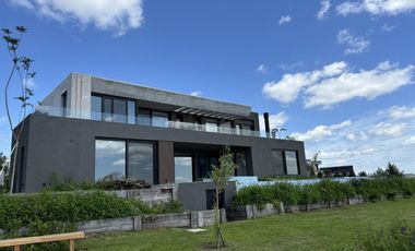 Casa en  Venta y Alquiler  en Marinas Puertos, Escobar