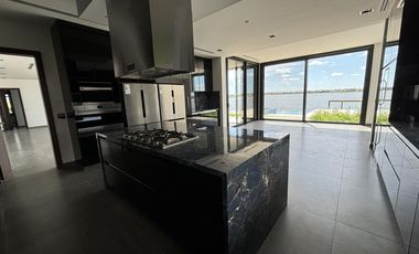 Casa en  Venta y Alquiler  en Marinas Puertos, Escobar
