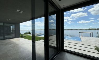 Casa en  Venta y Alquiler  en Marinas Puertos, Escobar
