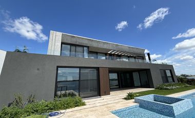 Casa en  Venta y Alquiler  en Marinas Puertos, Escobar