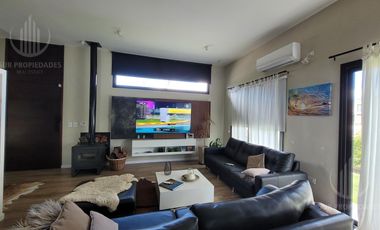 Casa en una planta en Lagos de Canning
