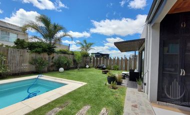 Casa en una planta en Lagos de Canning