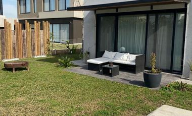 Casa en una planta en Lagos de Canning