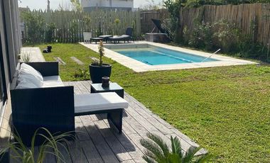 Casa en una planta en Lagos de Canning