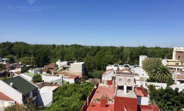 Cochera a mts de la Avda y de la UNLA