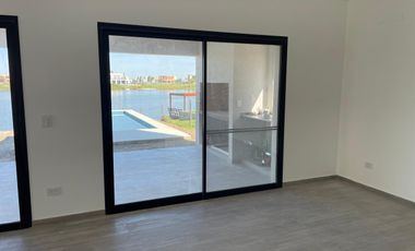 VENTA casa a la LAGUNA en San Sebastian AREA (8)