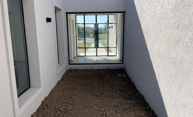 VENTA casa a la LAGUNA en San Sebastian AREA (8)