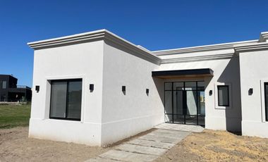 VENTA casa a la LAGUNA en San Sebastian AREA (8)
