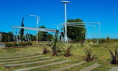 Terreno en  Venta en Ecopueblo Alvear 300m2