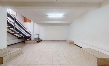 57 esq. 15 La Plata - Local en VENTA de 150 m² distribuidos en 3 niveles