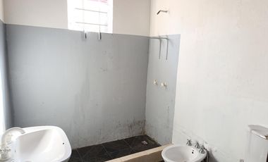 VENTA Casa APTO CREDITO Ideal 2 familias 6 Ambientes Cochera, Patio. Ezpeleta
