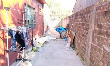 VENTA Casa APTO CREDITO Ideal 2 familias 6 Ambientes Cochera, Patio. Ezpeleta