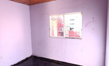 VENTA Casa APTO CREDITO Ideal 2 familias 6 Ambientes Cochera, Patio. Ezpeleta