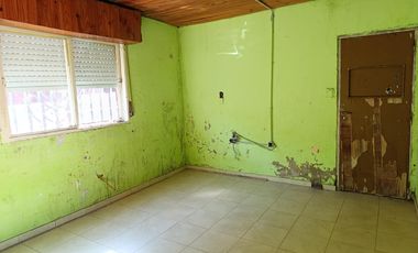 VENTA Casa APTO CREDITO Ideal 2 familias 6 Ambientes Cochera, Patio. Ezpeleta