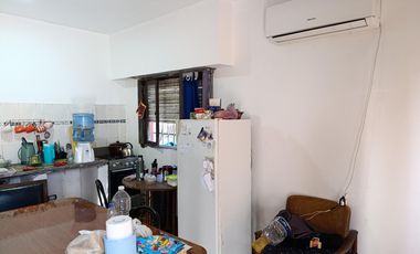 VENTA Casa APTO CREDITO Ideal 2 familias 6 Ambientes Cochera, Patio. Ezpeleta