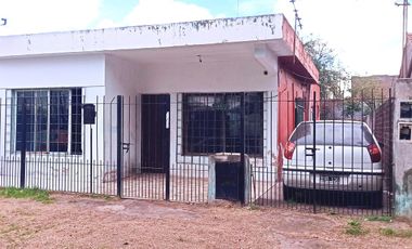 VENTA Casa APTO CREDITO Ideal 2 familias 6 Ambientes Cochera, Patio. Ezpeleta