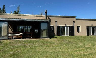 Casa  en  venta en una planta ESTANCIA LAS LILAS,  LUJAN