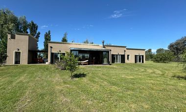 Casa  en  venta en una planta ESTANCIA LAS LILAS,  LUJAN