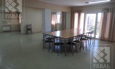 Departamento venta centro, 3 dormitorios (suite), 3 baños, cochera, baulera y SUM con parrilla